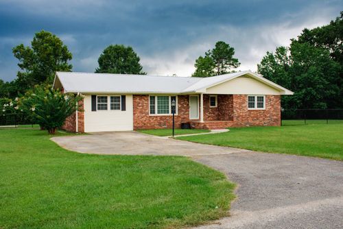 415 W Pine St, Andrews, SC, 29510-2858 | Card Image