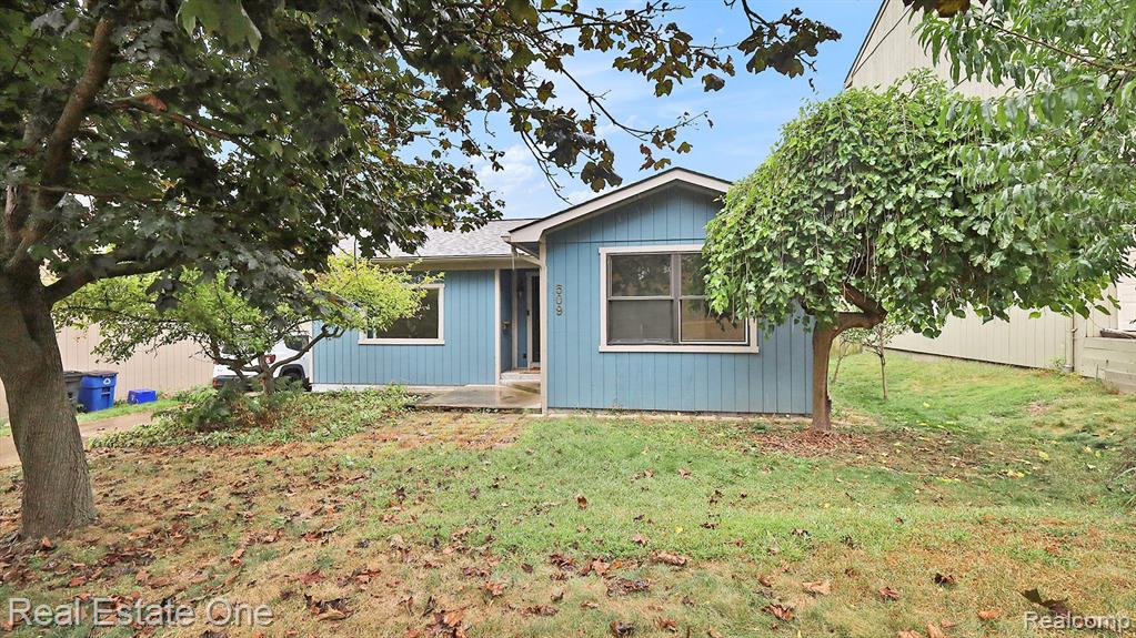 1st St, Rochester, MI 48307