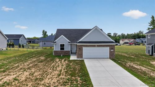 10206 Hunt Dr, Davison, MI, 48423-3527 | Card Image