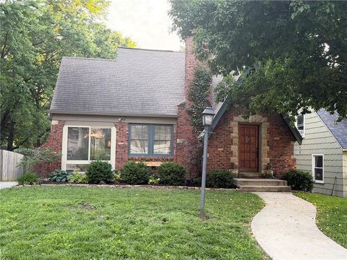 7214 Grand Ave, Kansas City, MO, 64114-1429 | Card Image