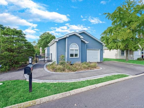 2 Limetree Dr, Manorville, NY, 11949-3116 | Card Image