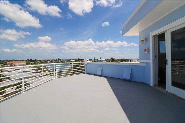 11105 5 Th St E, House other with 4 bedrooms, 4 bathrooms and null parking in TREASURE ISLAND FL | Image 42
