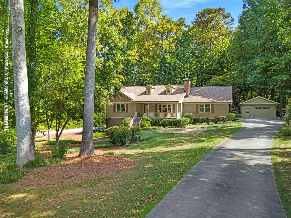 Valley Creek Cir, Snellville, GA 30078