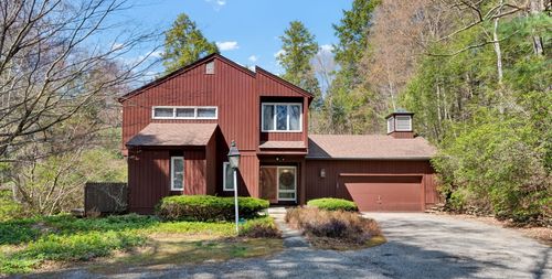 65 West Rd, Collinsville, CT, 06019-3739 | Card Image