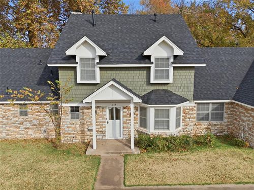 819 W Adams St, Purcell, OK, 73080-3009 | Card Image