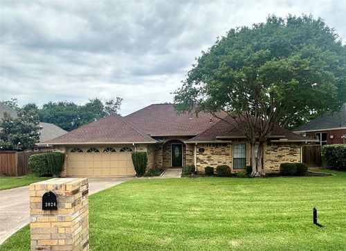 3024 Sweet Briar St, Grapevine, TX, 76051-2634 | Card Image