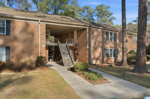 2087-2087 Montreat Cir, VESTAVIA HILLS, AL, 35216-3901 | Card Image