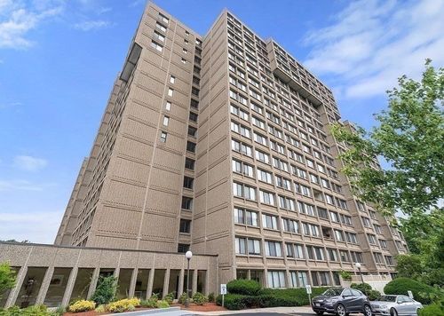 apt-1406n-250 Hammond Pond Pkwy, Chestnut Hill, MA, 02467-1558 | Card Image