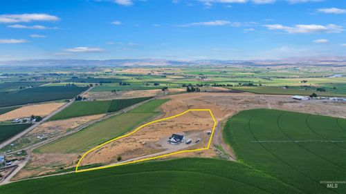 31166 Menhart Ln, Parma, ID, 83660-7022 | Card Image