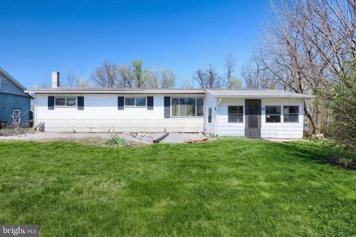 66 Little Ave, NEW OXFORD, PA, 17350-9460 | Card Image