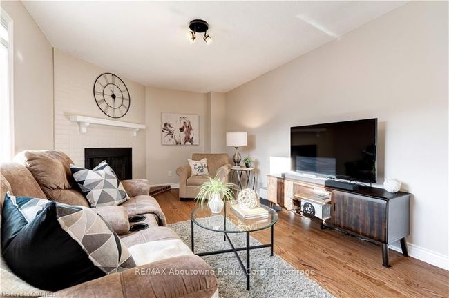 1374 Cobbler Lane, House other with 4 bedrooms, 3 bathrooms and 4 parking in Oakville ON | Image 14