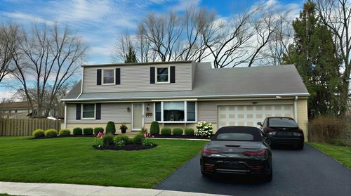 8 Greenwood Ct N, Buffalo Grove, IL, 60089-2014 | Card Image