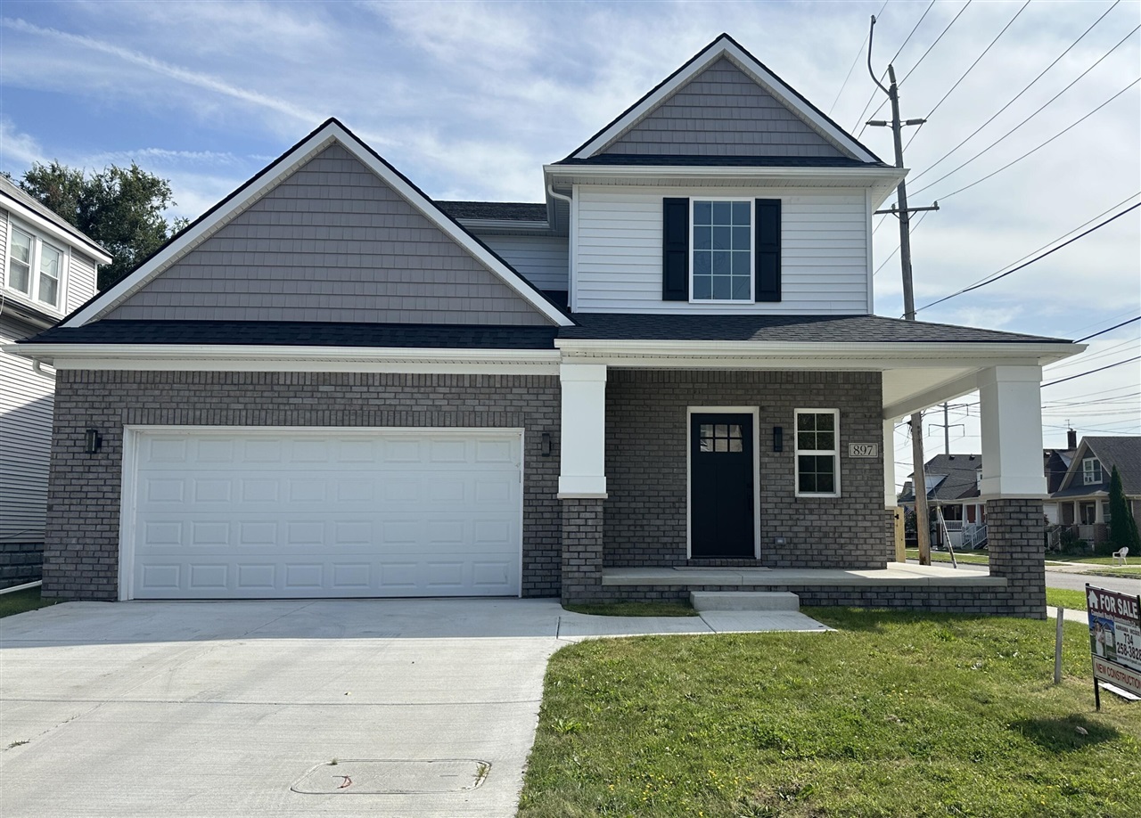Vinewood St, Wyandotte, MI 48192