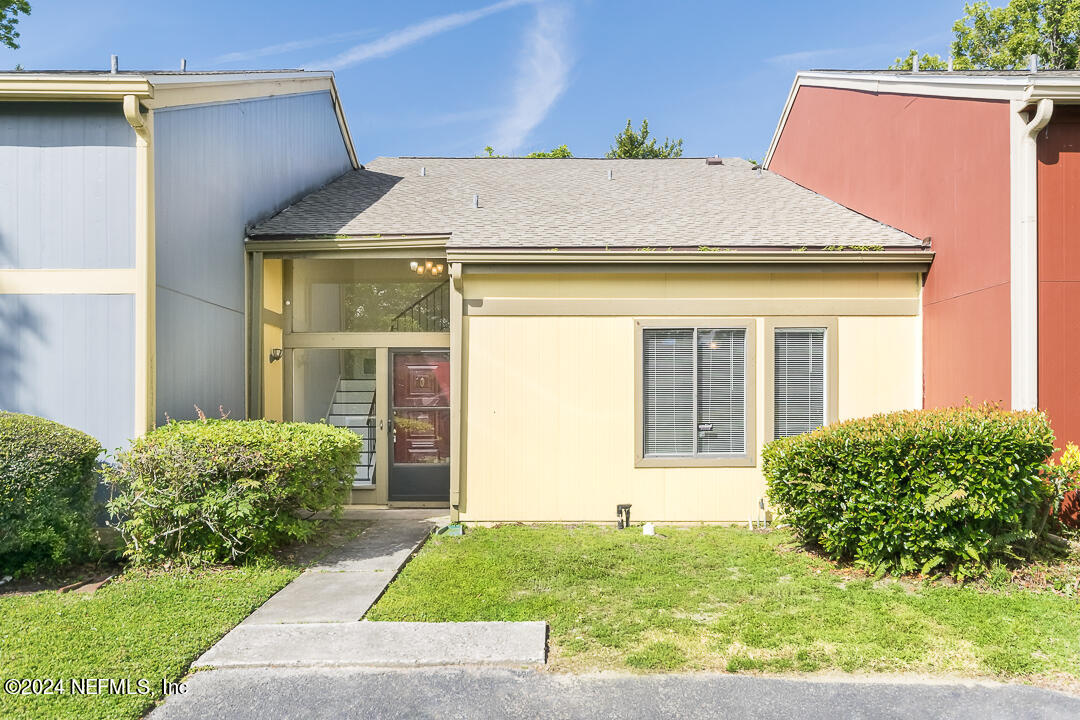 Lake Tahoe Dr, Jacksonville, FL 32256