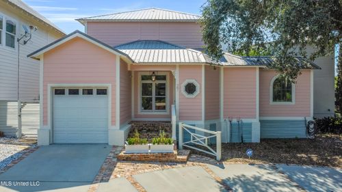 27 Chapel Hill Rd, Bay Saint Louis, MS, 39520-4605 | Card Image