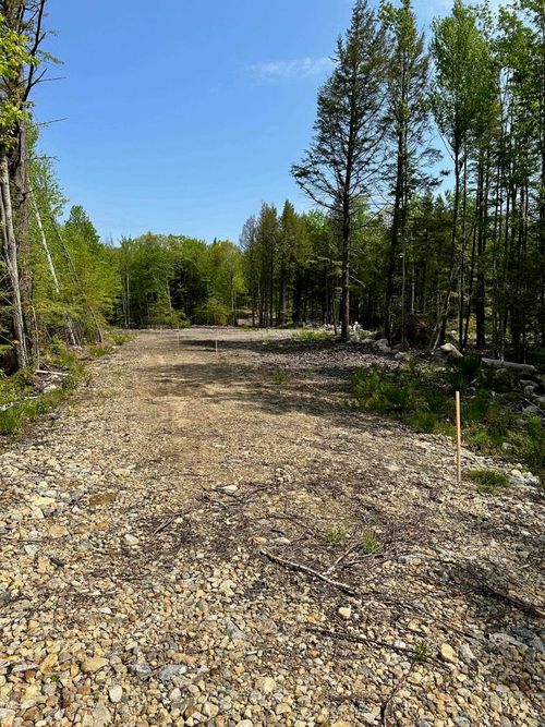 150A 1st Nh Tpke, Northwood, NH, 03261-3502 | Card Image