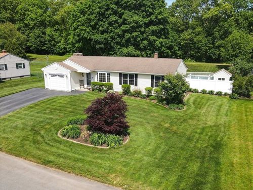 127 Sun Valley Dr, Cumberland, RI, 02864-3219 | Card Image