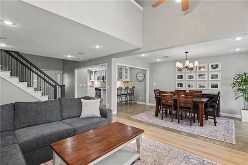 221 Woodbridge Ln, Kansas City, MO, 64145-1329 | Card Image