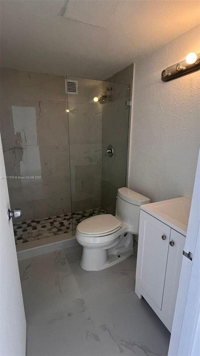 APT-409 - 16450 Nw 2 Nd Ave, Condo with 2 bedrooms, 2 bathrooms and null parking in Miami FL | Image 9