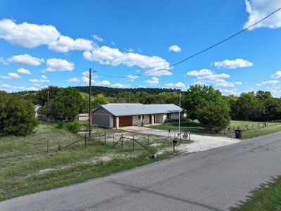 401 Cr 334, House other with 3 bedrooms, 2 bathrooms and null parking in Burnet TX | Image 2