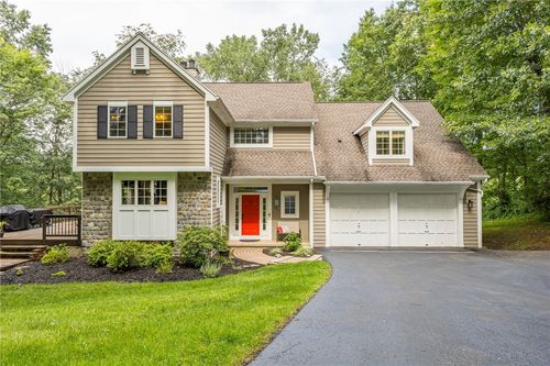 332 Thornbush Dr, Victor, NY, 14564-8911 | Card Image