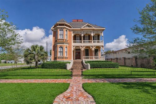 926 Winnie St, Galveston, TX, 77550-5133 | Card Image