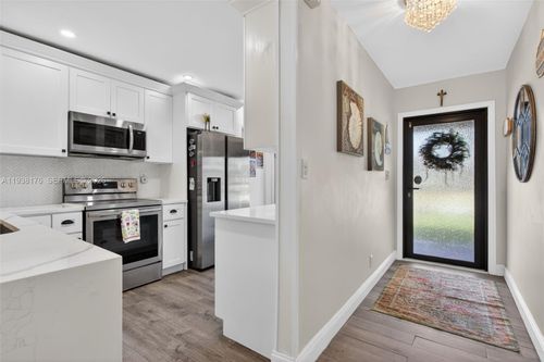 2104 Sw 17th Cir, Deerfield Beach, FL, 33442-6109 | Card Image