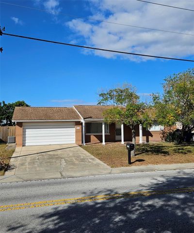 5621 Moog Road, House other with 2 bedrooms, 2 bathrooms and null parking in New Port Richey FL | Image 1