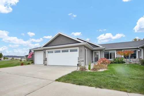 1235 N 10th St, LAKE CITY, MN, 55041-2246 | Card Image