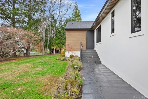 1824 Morningview Dr, Yorktown Heights, NY, 10598-5513 | Card Image