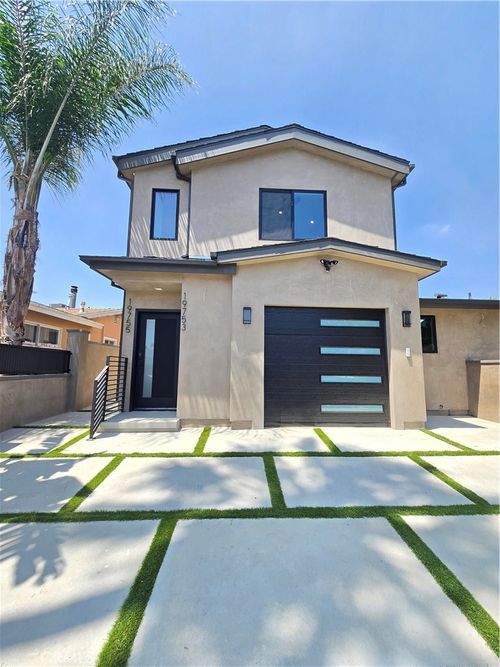 19755 Kittridge St, Winnetka, CA, 91306-4326 | Card Image