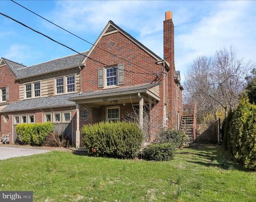 1055 Columbia Ave, LANCASTER, PA, 17603-3130 | Card Image