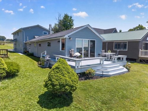7027 Lake Bluff Rd, Wolcott, NY, 14590-9316 | Card Image