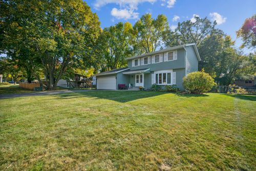 9830 Squire Ln, Eden Prairie, MN, 55347-3159 | Card Image