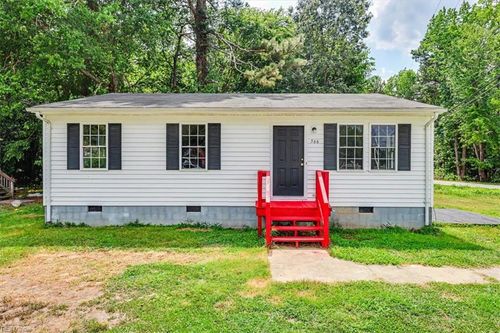566 Brink Rd, Emporia, VA, 23847-6001 | Card Image
