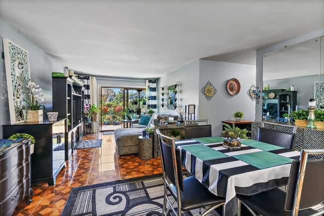 APT-115 - 824 E Old Willow Rd, Condo with 3 bedrooms, 2 bathrooms and 3 parking in Prospect Heights IL | Image 5