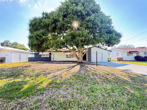 8484 120th St, SEMINOLE, FL, 33772-3947 | Card Image