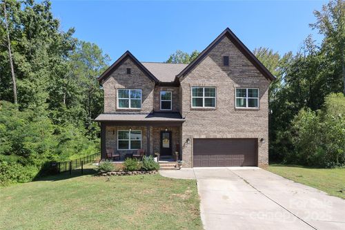 27-10105 Greenwood Ct, Charlotte, NC, 28215-8021 | Card Image