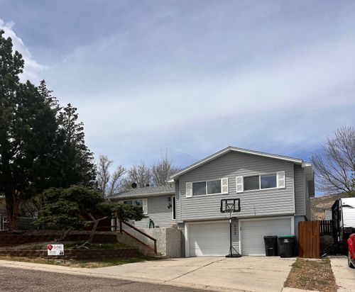 525 Waggener St, Green River, WY, 82935-4929 | Card Image