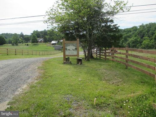 176 Pinedoro Ln, KEYSER, WV, 26726-6803 | Card Image