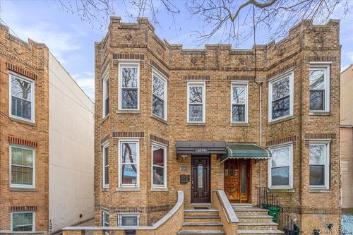 6194 Grove St, Ridgewood, NY, 11385-2639 | Card Image