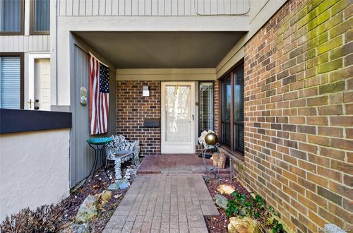 285 Carriage House Dr, Jericho, NY, 11753-2802 | Card Image