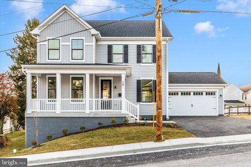 28 E C St, BRUNSWICK, MD, 21716-1417 | Card Image