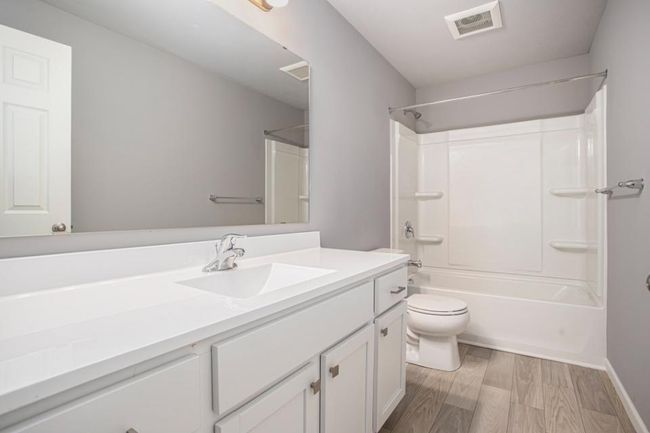 Stock photo- full bath | Image 14