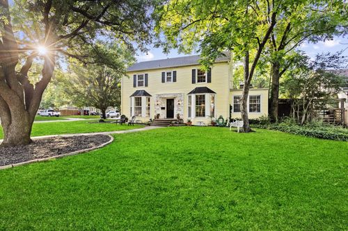 425 W Belden St, Sherman, TX, 75092-3717 | Card Image