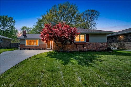 7850 E Linden Ln, Parma, OH, 44130-7701 | Card Image