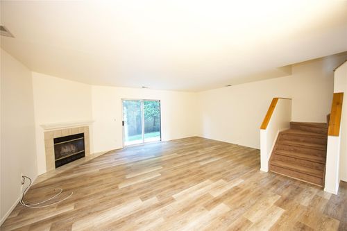 78 Stratford Grn, Farmingdale, NY, 11735-2549 | Card Image