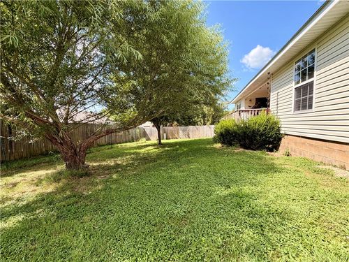215 Elizabeth Dr, Huntsville, AR, 72740-8933 | Card Image