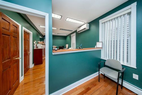 2334 Sound St, Astoria, NY, 11105-1502 | Card Image