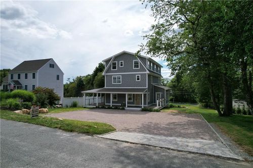 61 Slope Ave, South Kingstown, RI, 02879-6304 | Card Image